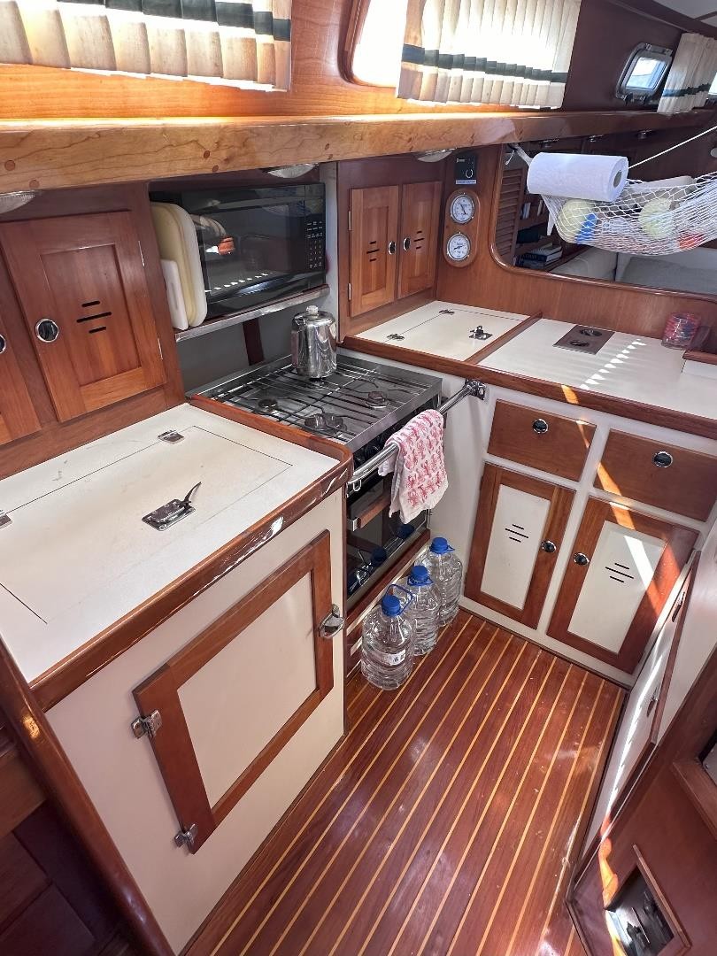 Amelie — Alden 50 Sloop — photo 30