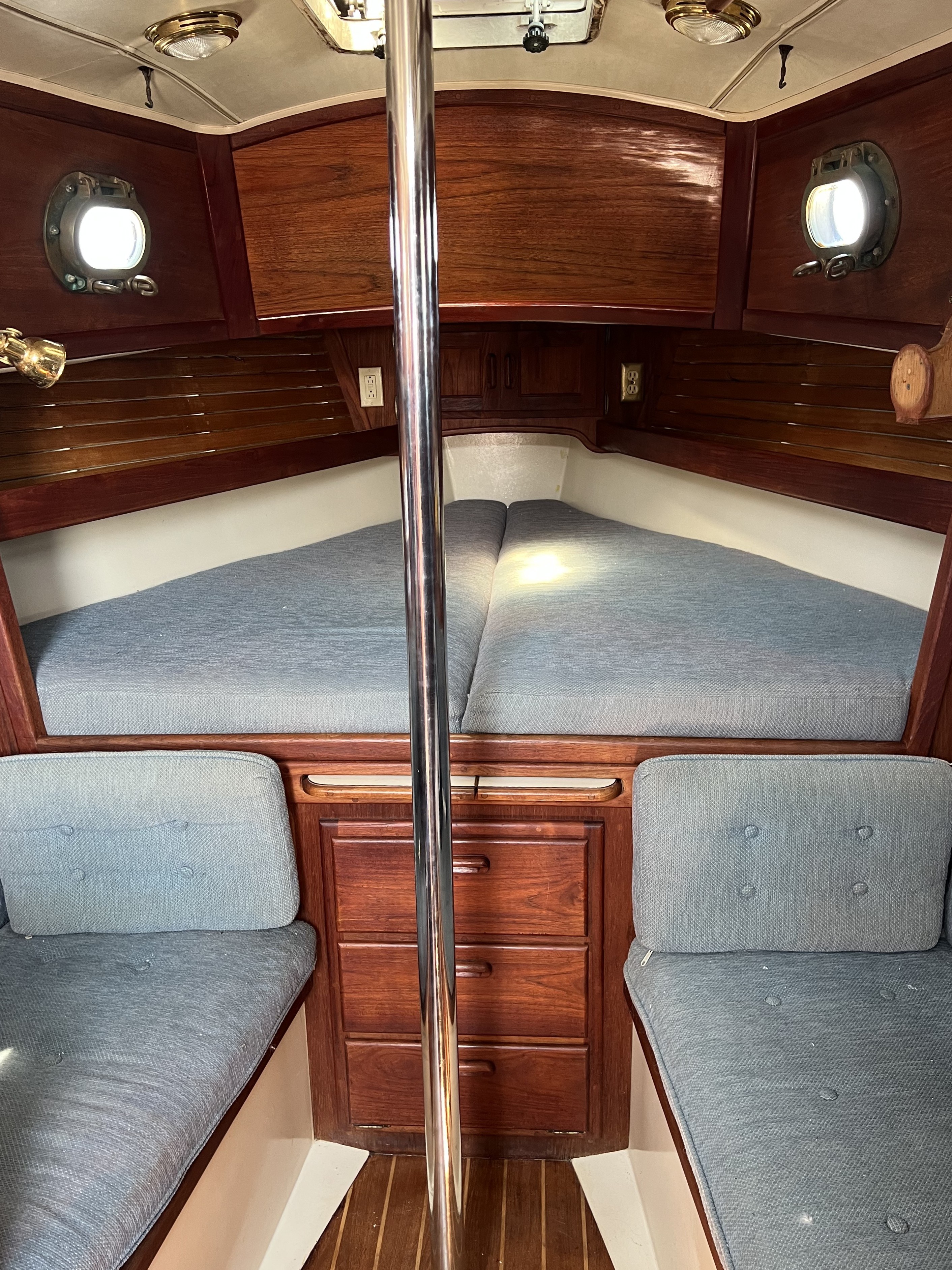 Christina — Pacific Seacraft Dana 24 Cutter — photo 8