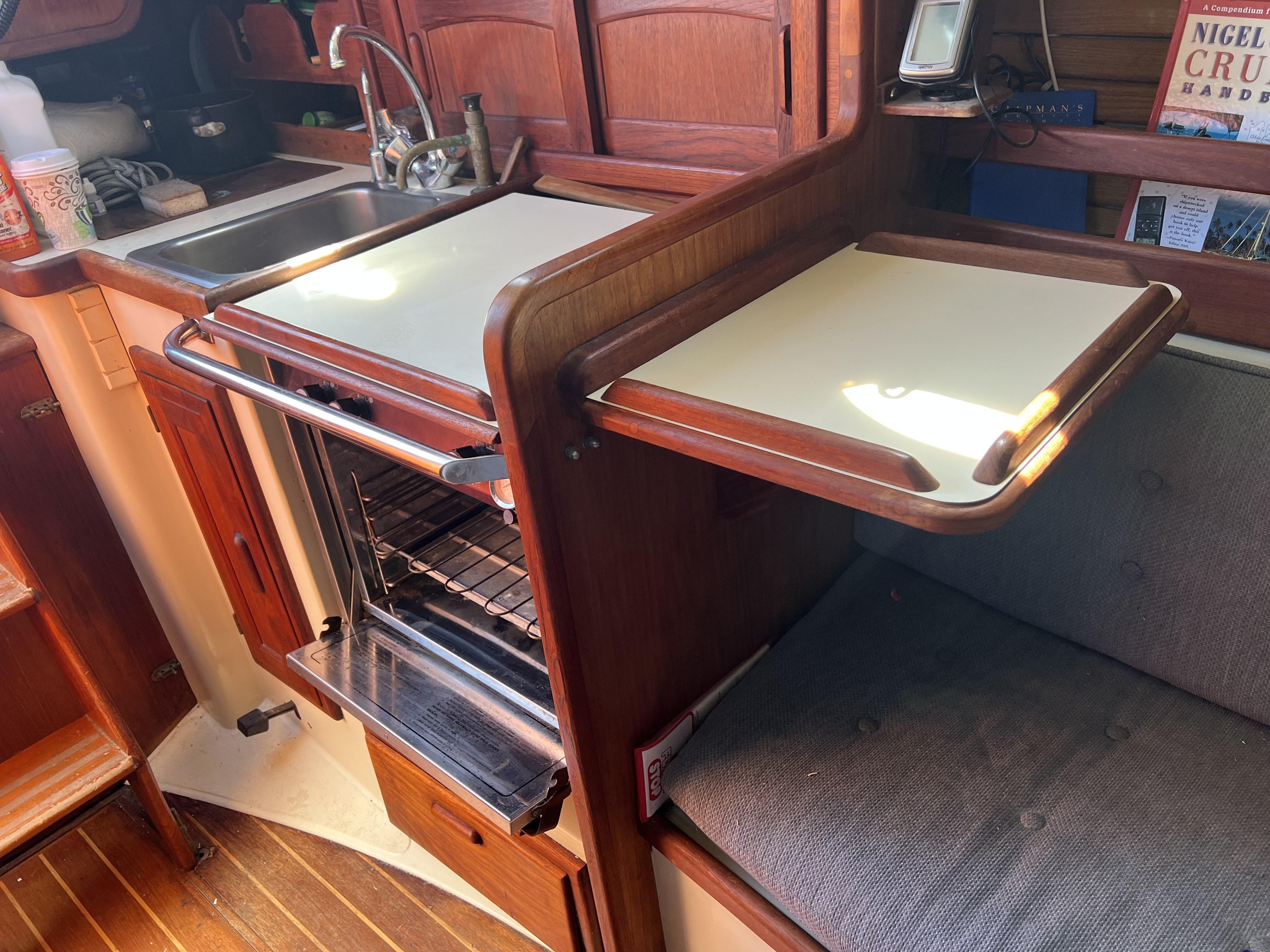 Christina — Pacific Seacraft Dana 24 Cutter — photo 10