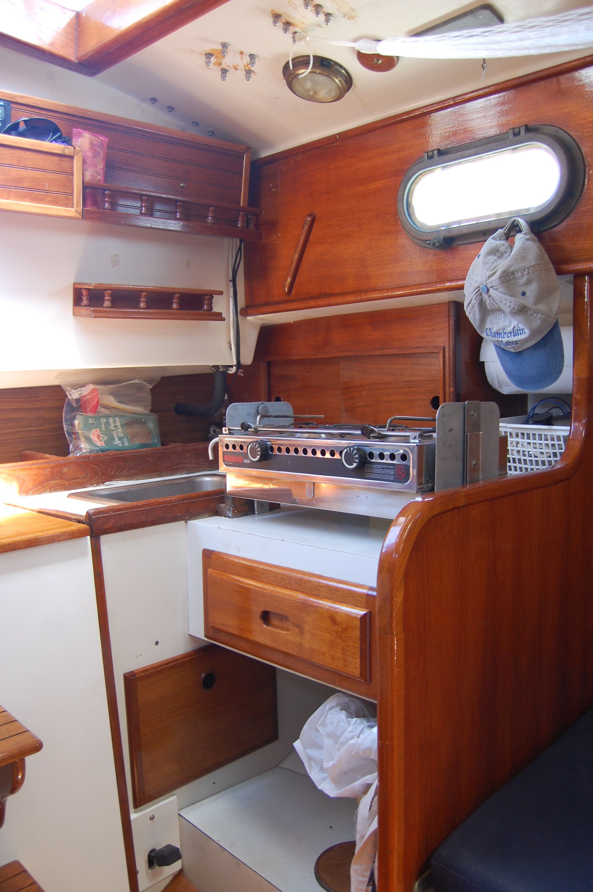 Emma — 1977 Cape Dory Cutter 30 — photo 9