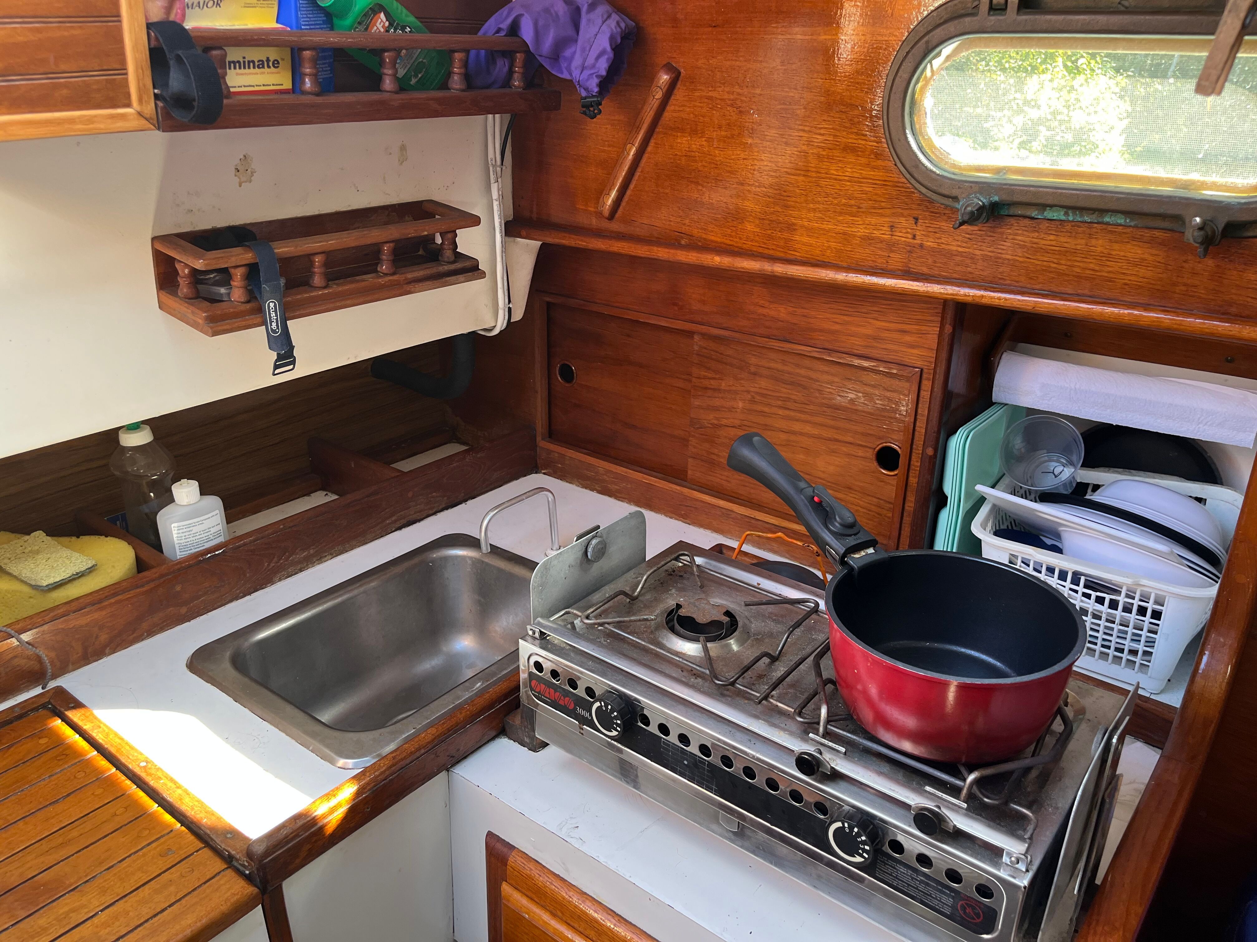 Emma — 1977 Cape Dory Cutter 30 — photo 10