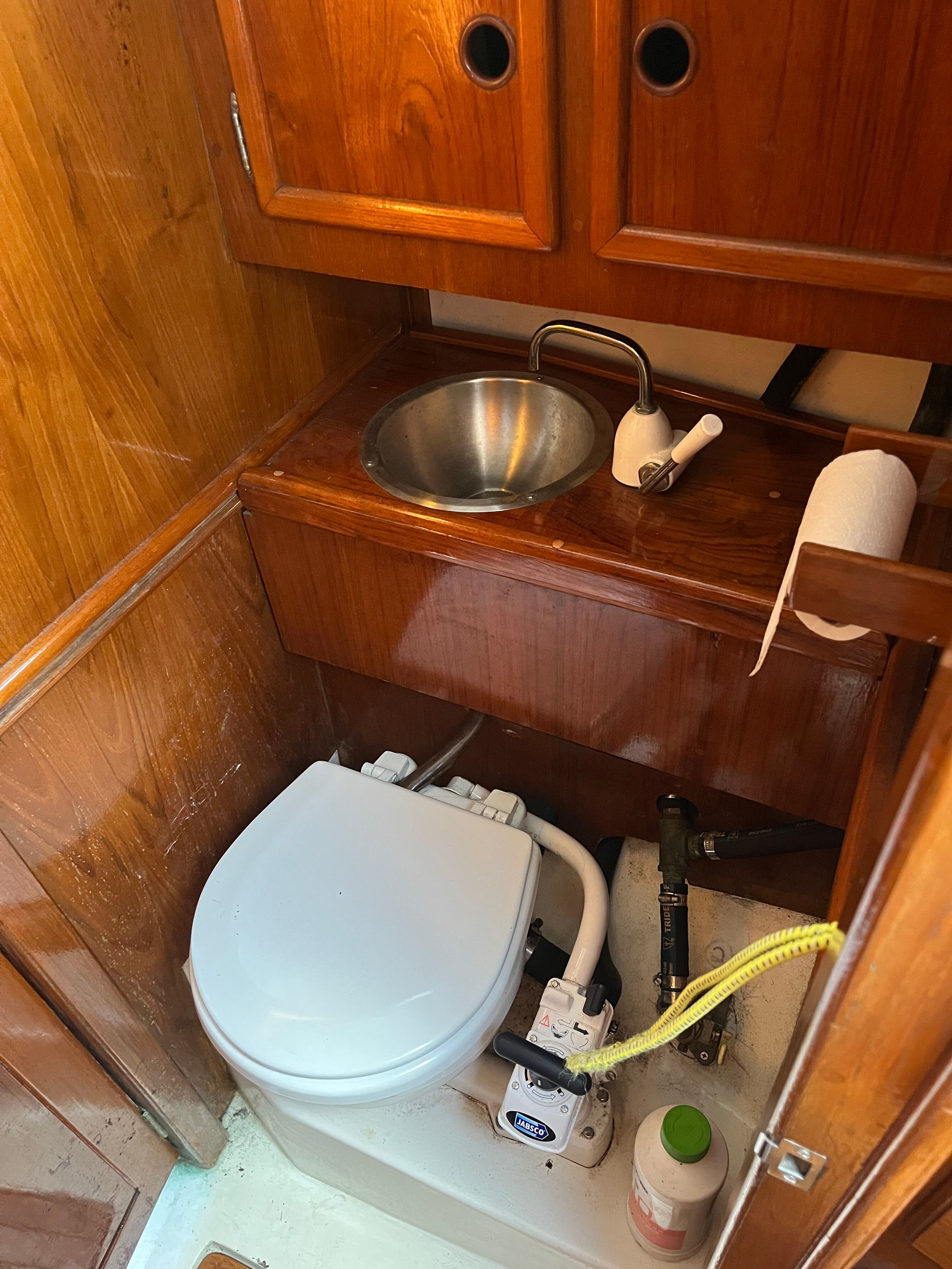 Emma — 1977 Cape Dory Cutter 30 — photo 12
