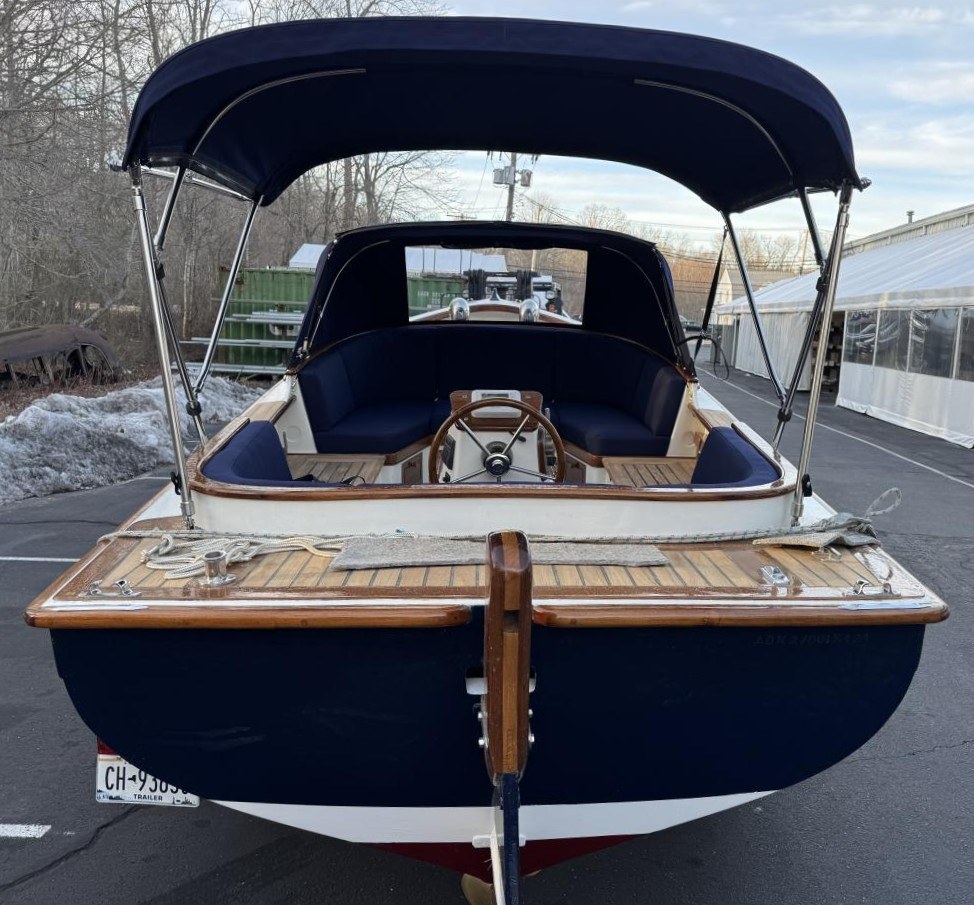 Gartside 17 — Cold-Molded Electric Launch — photo 7
