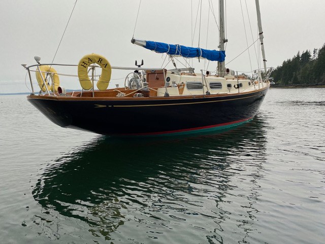 Hara — Allied Seabreeze 35 Sloop