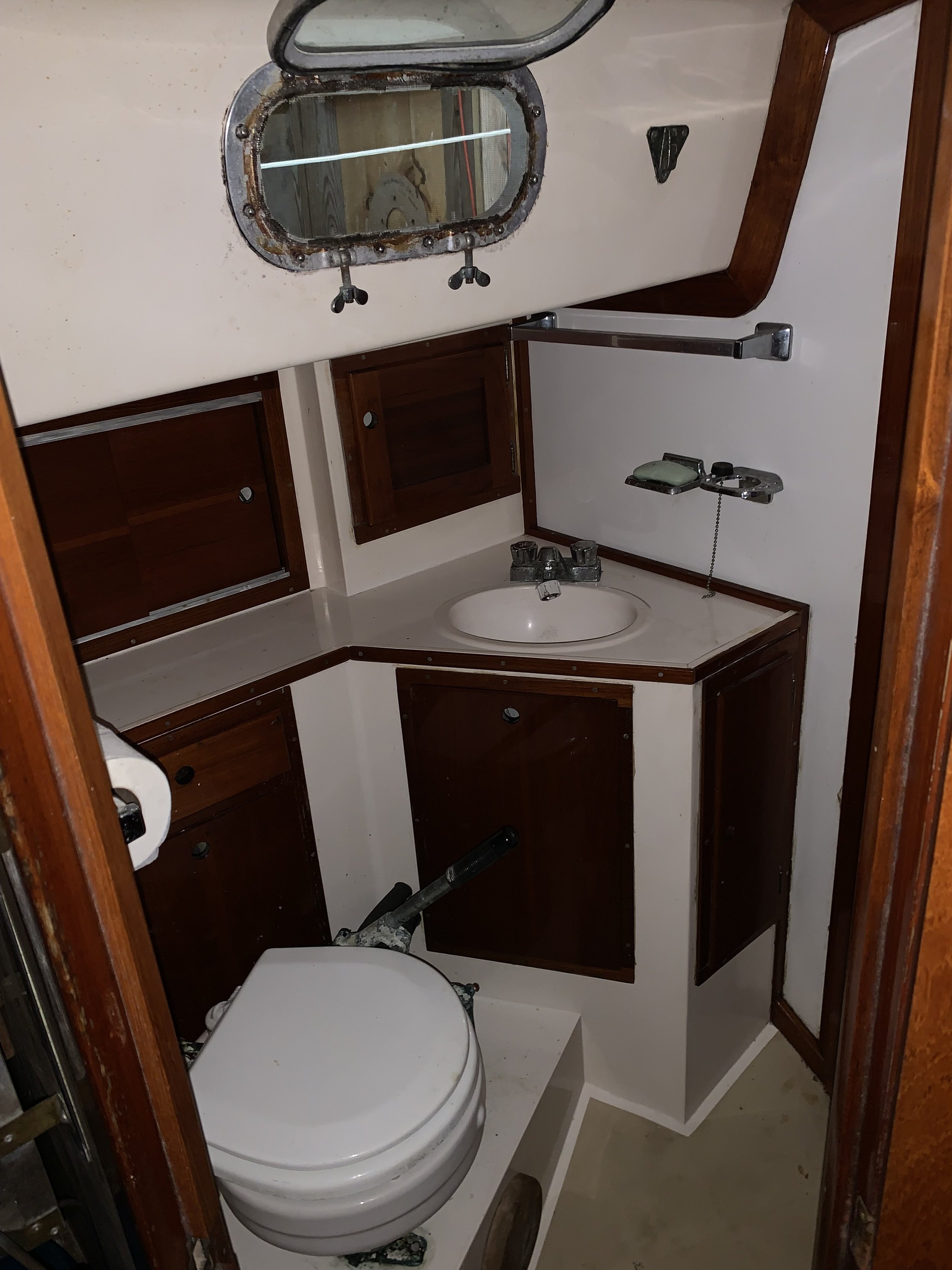 Hara — Allied Seabreeze 35 Sloop — photo 15