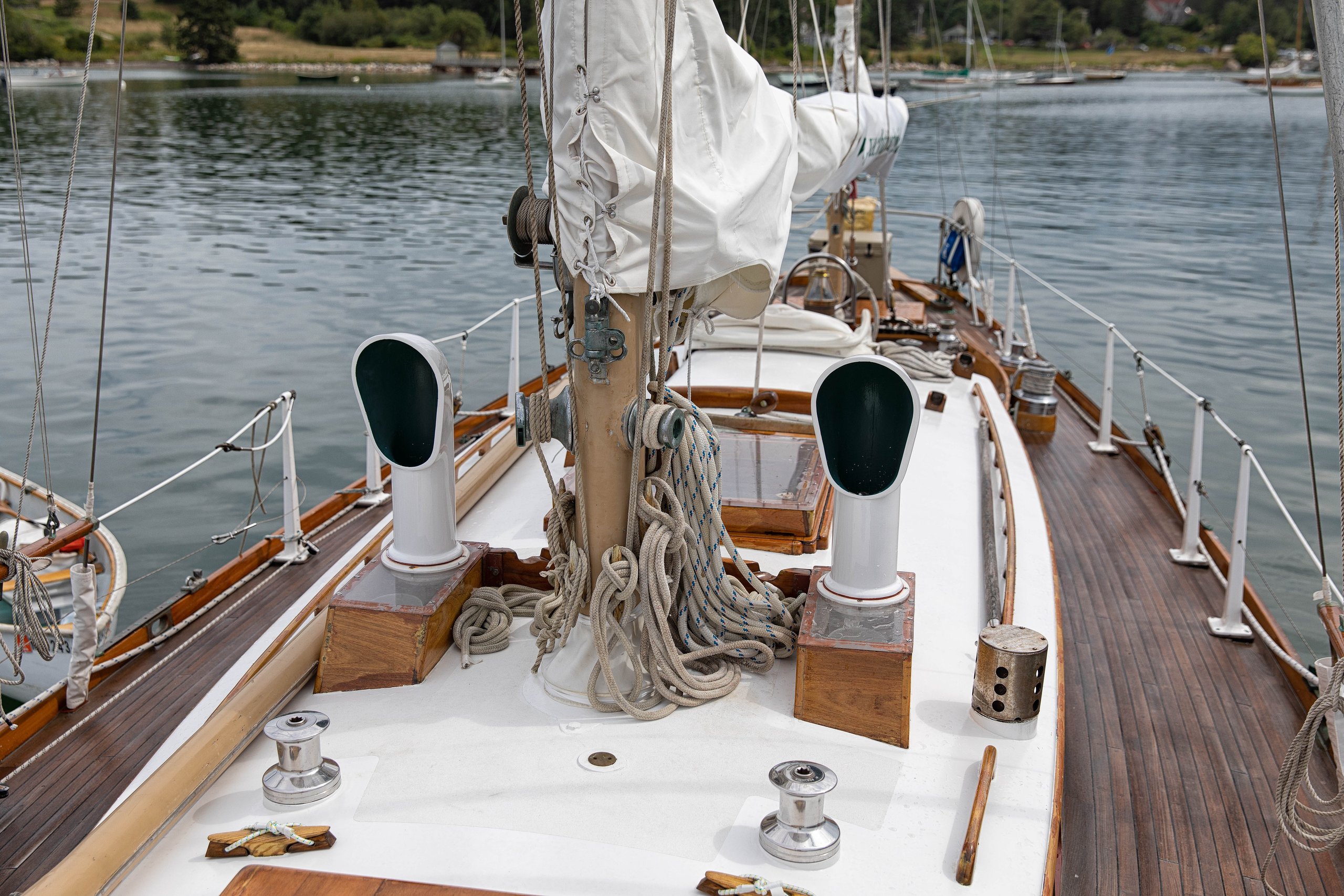 Madrigal — Sparkman & Stephens / Paul Luke Yawl — photo 18