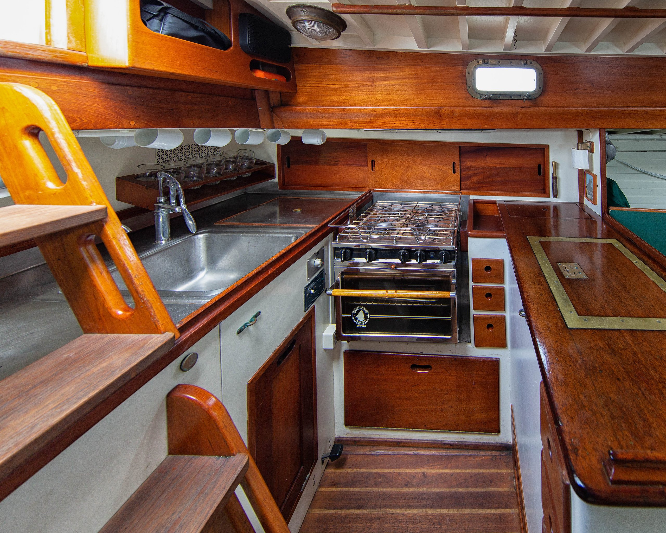 Madrigal — Sparkman & Stephens / Paul Luke Yawl — photo 43