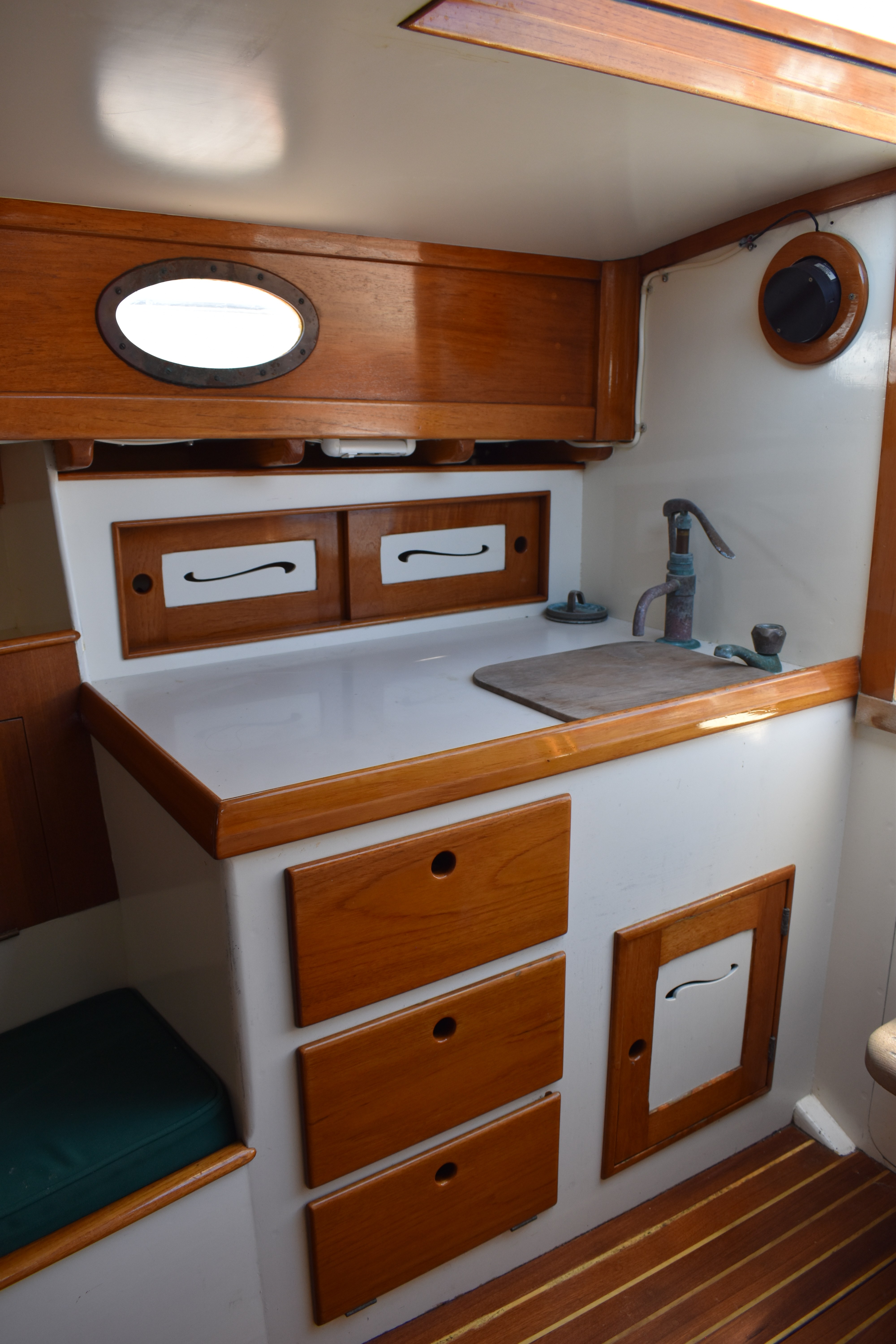 Pudding — Center Harbor 31 Sloop — photo 44